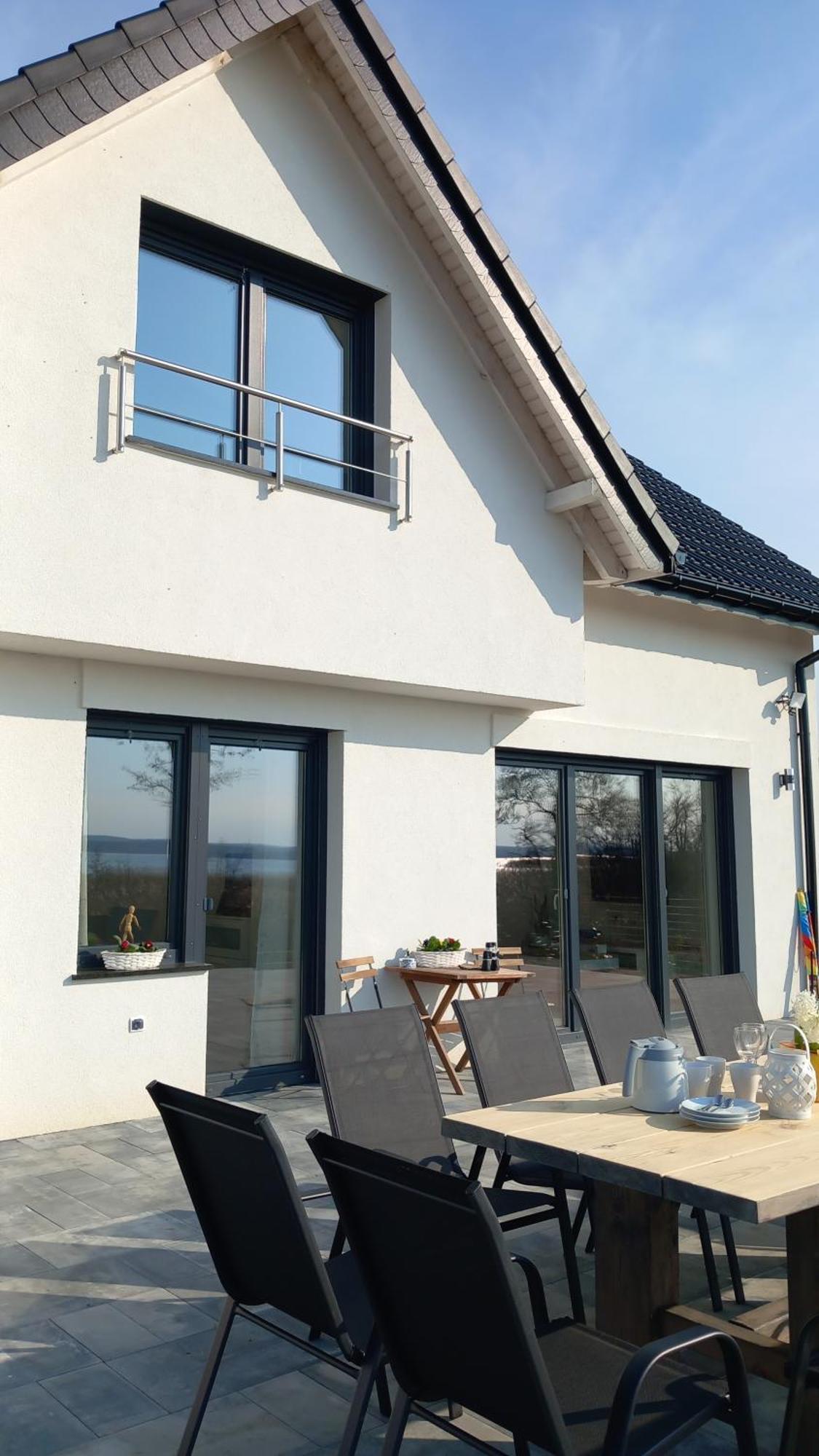 Villa Koprowo - Mit Direktem Seezugang, Sauna & Whirlpool Zastan Exterior photo