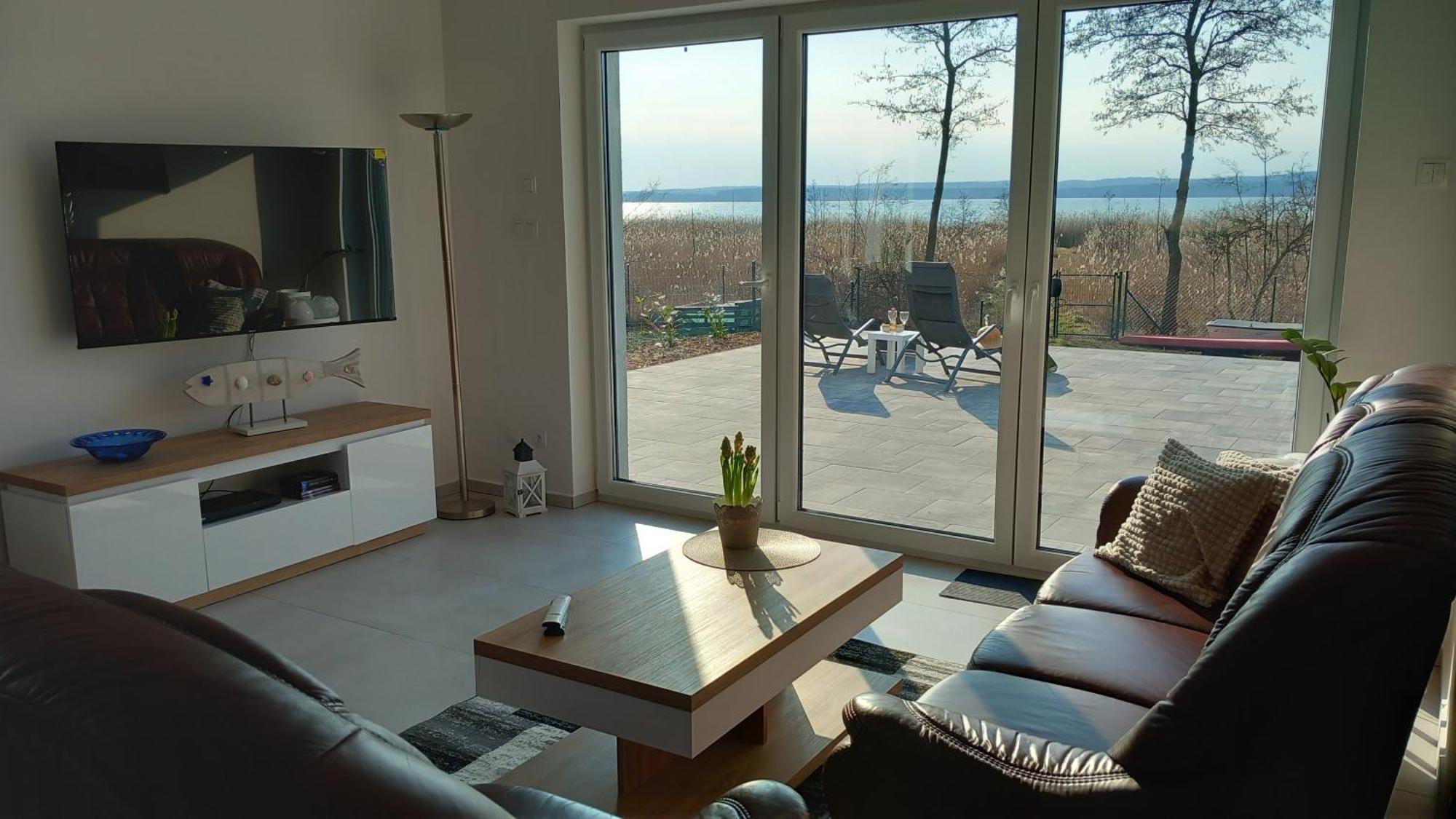 Villa Koprowo - Mit Direktem Seezugang, Sauna & Whirlpool Zastan Exterior photo