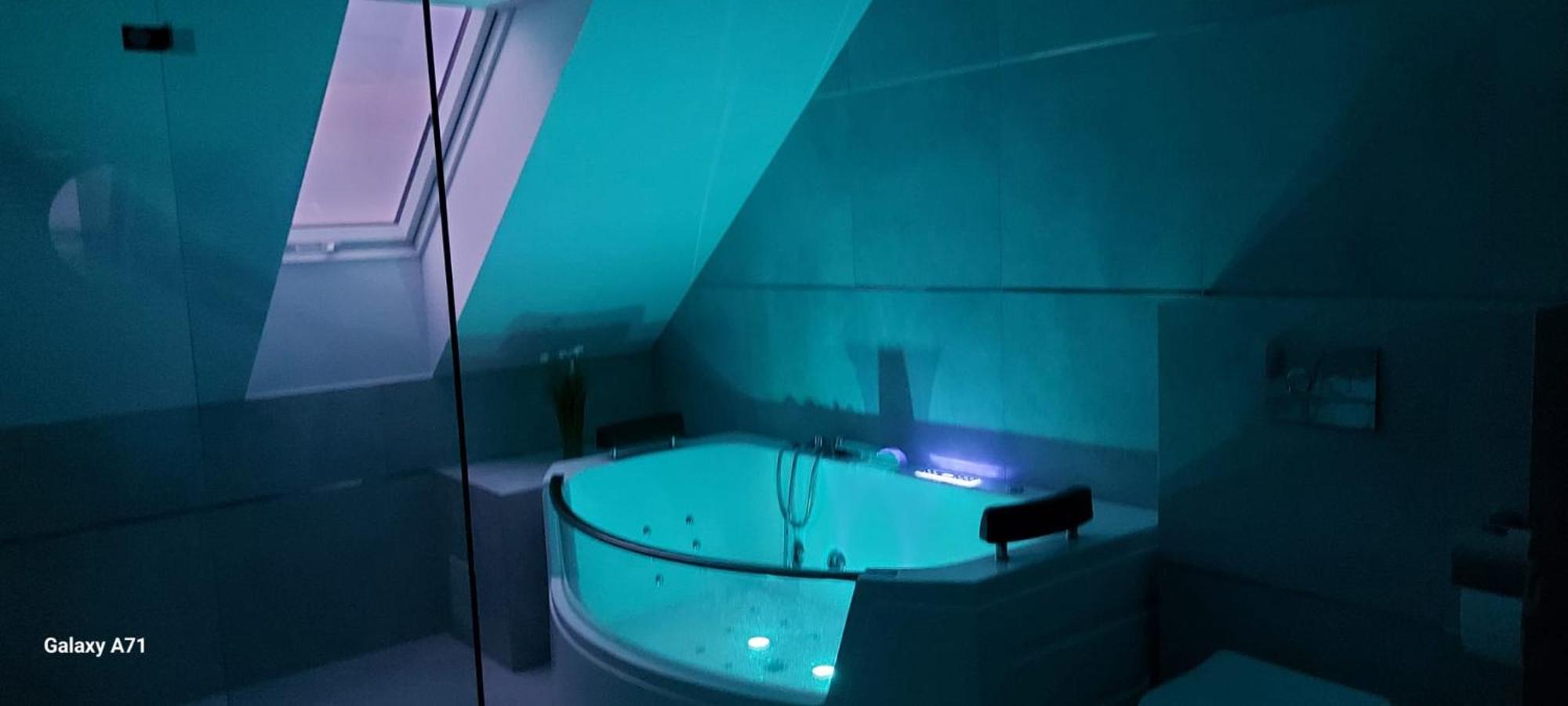 Villa Koprowo - Mit Direktem Seezugang, Sauna & Whirlpool Zastan Exterior photo